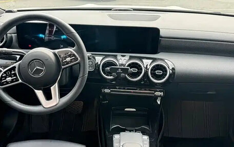 Mercedes-Benz A-Класс, 2022 год, 1 699 999 рублей, 8 фотография