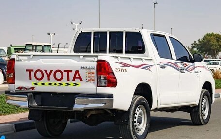 Toyota Hilux VIII, 2022 год, 4 250 000 рублей, 4 фотография