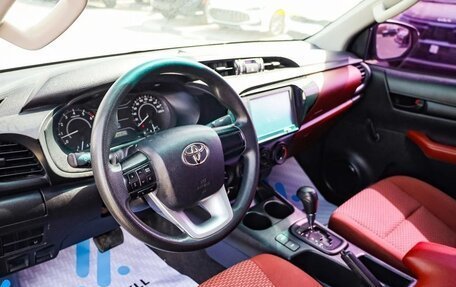 Toyota Hilux VIII, 2022 год, 4 250 000 рублей, 20 фотография