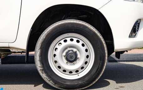 Toyota Hilux VIII, 2022 год, 4 250 000 рублей, 17 фотография