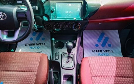 Toyota Hilux VIII, 2022 год, 4 250 000 рублей, 23 фотография