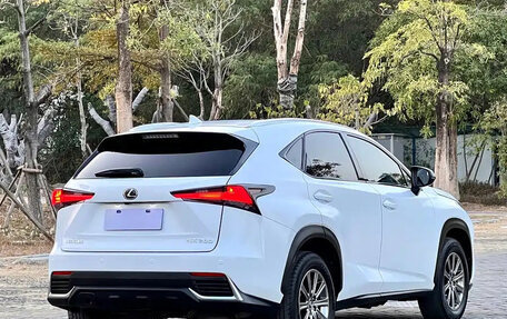 Lexus NX I, 2019 год, 2 300 000 рублей, 4 фотография