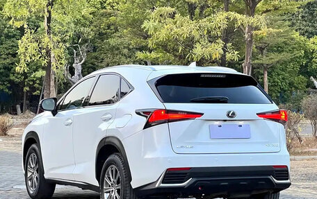Lexus NX I, 2019 год, 2 300 000 рублей, 6 фотография