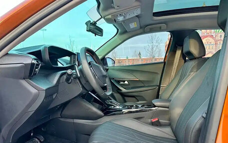 Peugeot 2008 II, 2022 год, 1 380 000 рублей, 7 фотография