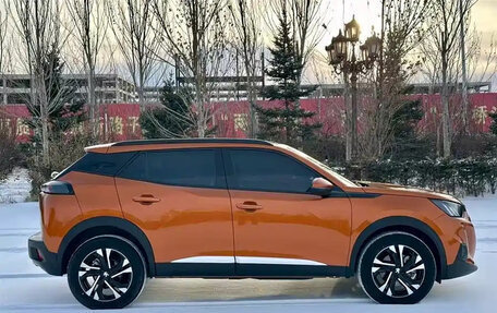 Peugeot 2008 II, 2022 год, 1 380 000 рублей, 6 фотография