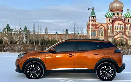 Peugeot 2008 II, 2022 год, 1 380 000 рублей, 5 фотография