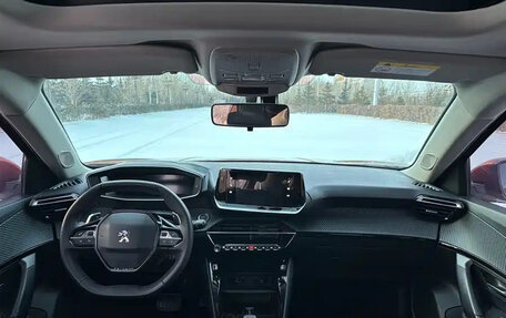 Peugeot 2008 II, 2022 год, 1 380 000 рублей, 12 фотография