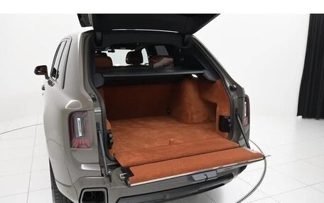 Rolls-Royce Cullinan, 2025 год, 58 000 000 рублей, 9 фотография