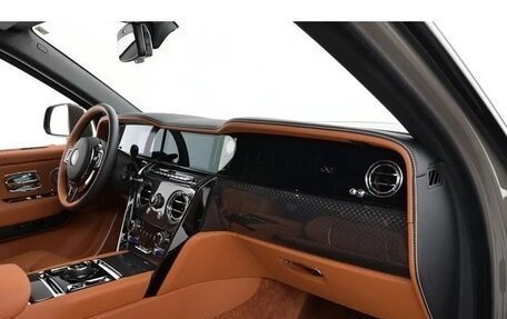 Rolls-Royce Cullinan, 2025 год, 58 000 000 рублей, 15 фотография