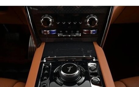 Rolls-Royce Cullinan, 2025 год, 58 000 000 рублей, 19 фотография