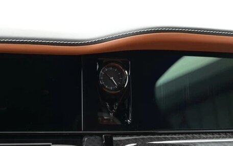 Rolls-Royce Cullinan, 2025 год, 58 000 000 рублей, 34 фотография