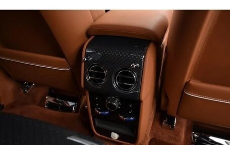 Rolls-Royce Cullinan, 2025 год, 58 000 000 рублей, 30 фотография