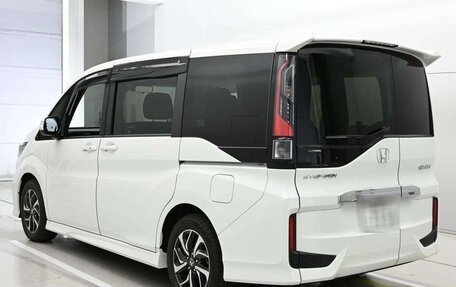 Honda Stepwgn IV, 2021 год, 1 820 000 рублей, 7 фотография