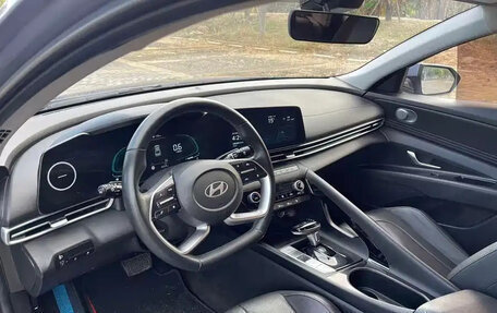 Hyundai Elantra, 2023 год, 1 410 000 рублей, 13 фотография