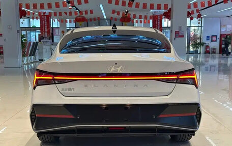 Hyundai Elantra, 2023 год, 1 450 000 рублей, 8 фотография