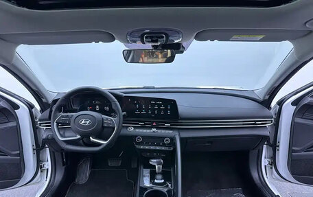 Hyundai Elantra, 2023 год, 1 450 000 рублей, 10 фотография