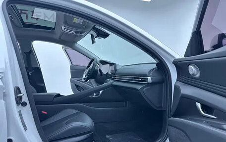 Hyundai Elantra, 2023 год, 1 450 000 рублей, 16 фотография