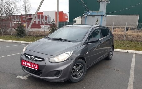 Hyundai Solaris II рестайлинг, 2012 год, 600 000 рублей, 2 фотография