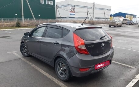 Hyundai Solaris II рестайлинг, 2012 год, 600 000 рублей, 4 фотография