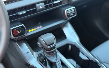 Toyota RAV4, 2025 год, 4 890 000 рублей, 15 фотография