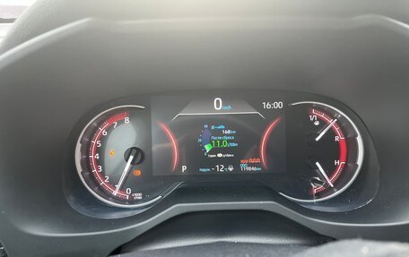 Toyota RAV4, 2021 год, 3 200 000 рублей, 6 фотография