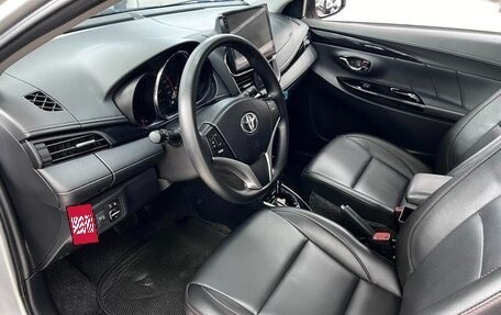 Toyota Yaris XP150 рестайлинг, 2023 год, 1 200 000 рублей, 5 фотография