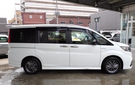 Honda Stepwgn IV, 2017 год, 1 783 000 рублей, 23 фотография