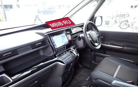 Honda Stepwgn IV, 2017 год, 1 783 000 рублей, 20 фотография