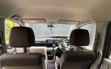 Honda Stepwgn IV, 2018 год, 1 850 000 рублей, 5 фотография