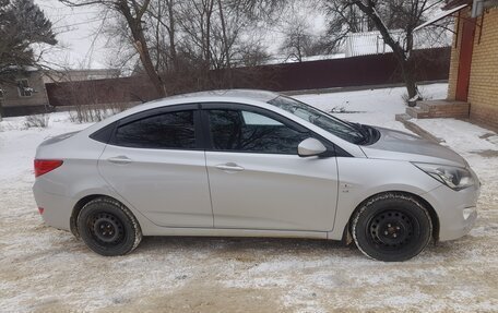 Hyundai Solaris II рестайлинг, 2015 год, 1 200 000 рублей, 6 фотография