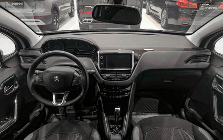 Peugeot 208 II, 2013 год, 680 000 рублей, 14 фотография