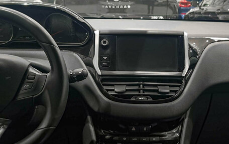 Peugeot 208 II, 2013 год, 680 000 рублей, 15 фотография