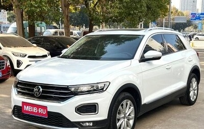 Volkswagen T-Roc I, 2021 год, 1 822 000 рублей, 1 фотография