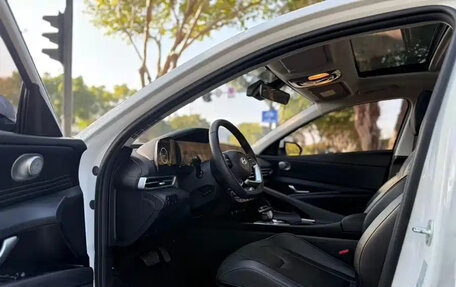 Hyundai Elantra, 2024 год, 1 540 000 рублей, 6 фотография