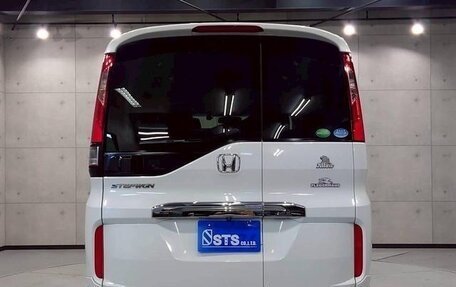 Honda Stepwgn IV, 2017 год, 1 770 000 рублей, 5 фотография