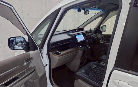 Honda Stepwgn IV, 2017 год, 1 770 000 рублей, 15 фотография