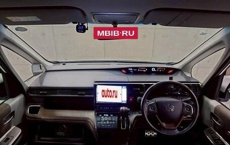 Honda Stepwgn IV, 2017 год, 1 770 000 рублей, 8 фотография