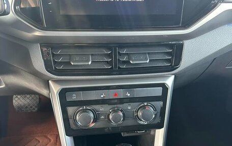 Volkswagen T-Cross I, 2021 год, 1 750 000 рублей, 10 фотография