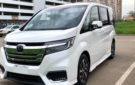 Honda Stepwgn IV, 2019 год, 1 750 000 рублей, 1 фотография