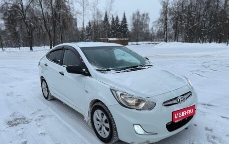 Hyundai Solaris II рестайлинг, 2011 год, 545 000 рублей, 1 фотография