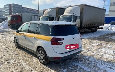 Citroen C4 Picasso II рестайлинг, 2017 год, 800 000 рублей, 7 фотография