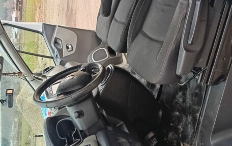 Renault Trafic, 2016 год, 1 990 000 рублей, 7 фотография