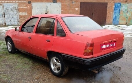 Opel Kadett E рестайлинг, 1986 год, 70 000 рублей, 2 фотография