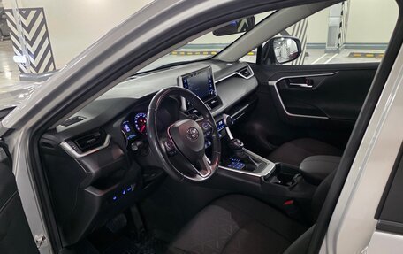 Toyota RAV4, 2020 год, 3 250 000 рублей, 6 фотография