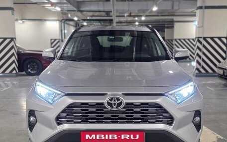 Toyota RAV4, 2020 год, 3 250 000 рублей, 2 фотография