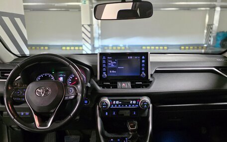 Toyota RAV4, 2020 год, 3 250 000 рублей, 9 фотография