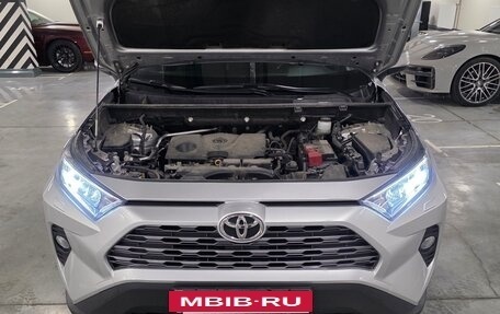 Toyota RAV4, 2020 год, 3 250 000 рублей, 16 фотография