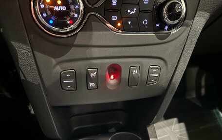 Renault Sandero II рестайлинг, 2018 год, 1 290 000 рублей, 22 фотография