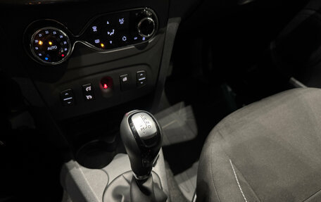 Renault Sandero II рестайлинг, 2018 год, 1 290 000 рублей, 23 фотография