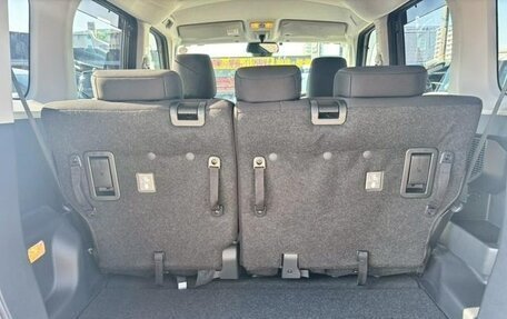 Toyota Roomy I, 2023 год, 1 113 000 рублей, 12 фотография